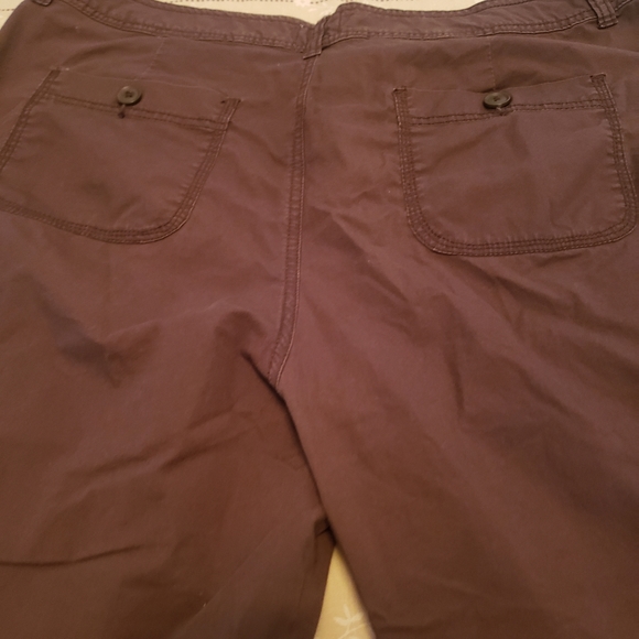 Ladies capris - Picture 2 of 4